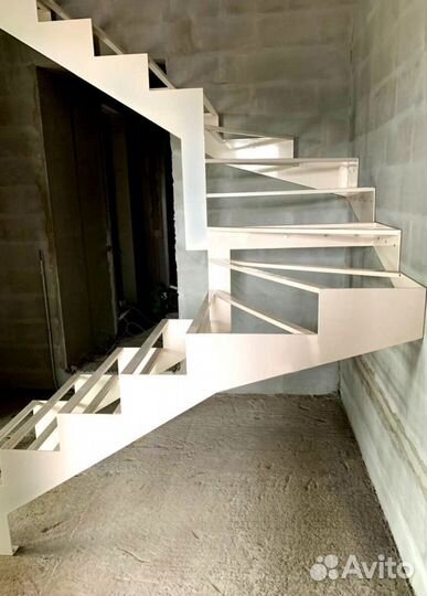 Лестницы на металлокаркасе под ключ