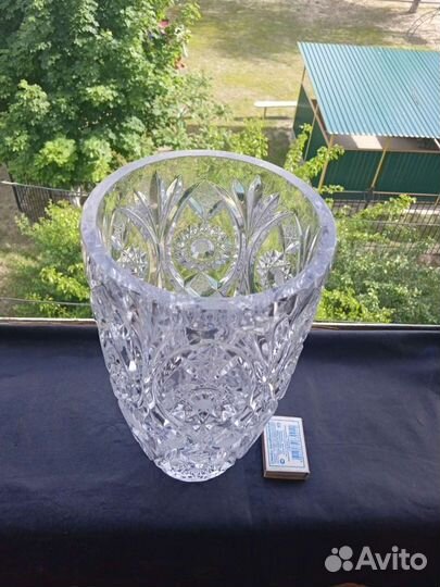 Вазы, графин, кувшин