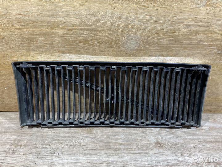 Решетка радиатора Volvo 740 Арт. 130454