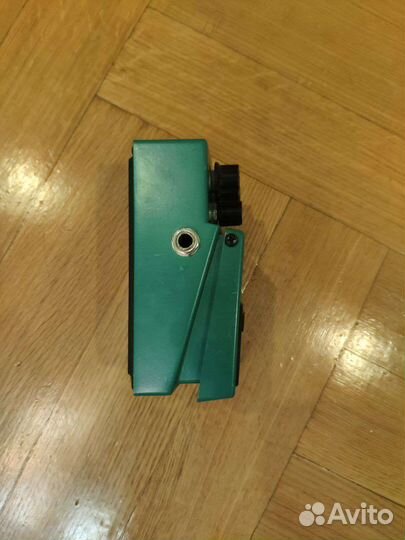 Гитарная педаль Tremolo boss TR-2