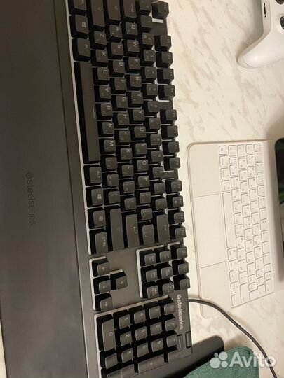 Steelseries apex 3 с подставкой