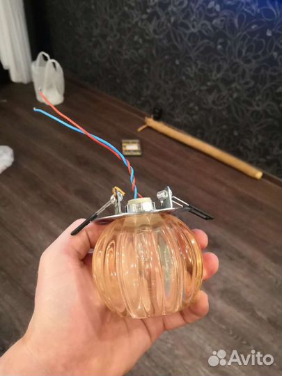 Потолочный точечный светильник