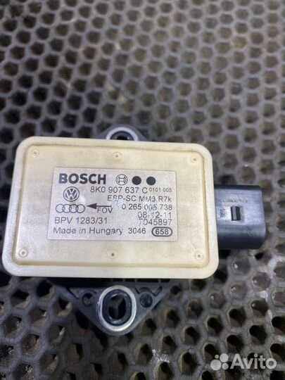 Датчик ускорения Audi Q5 8R