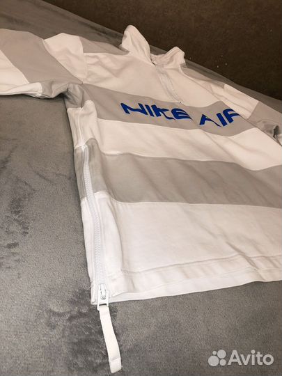 Лонглслив Nike