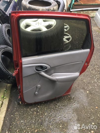 Форд Фокус-1 (Американец) Задняя правая дверь
