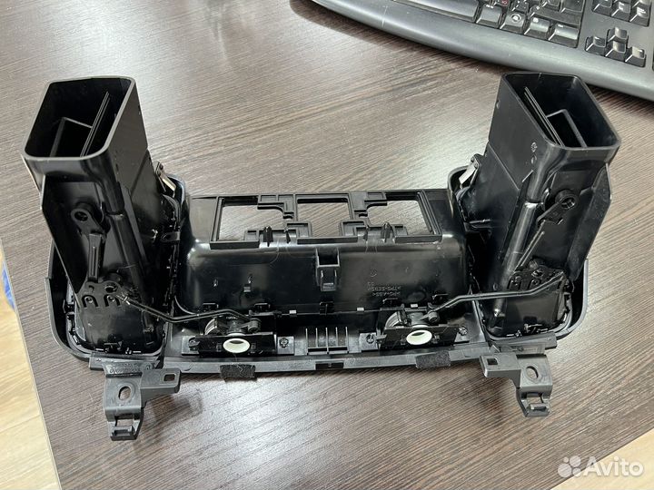 Дефлектор воздуховода центральный GLE, GLS