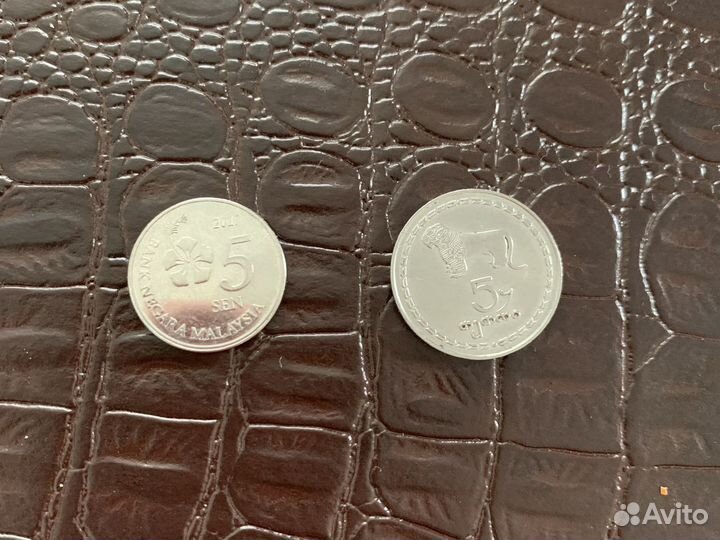 Обмен монетами из разного страны