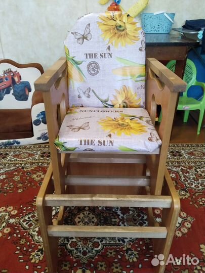 Детский стульчик для кормления