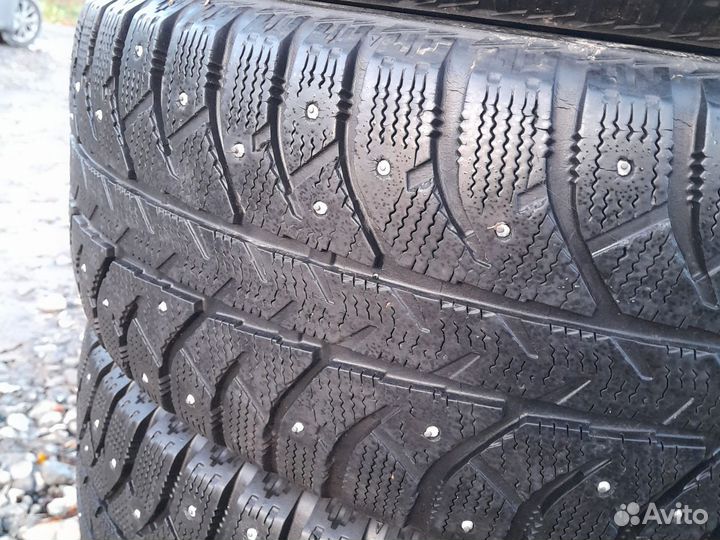 Bridgestone Ice Cruiser 7000 215/60 R17 100T