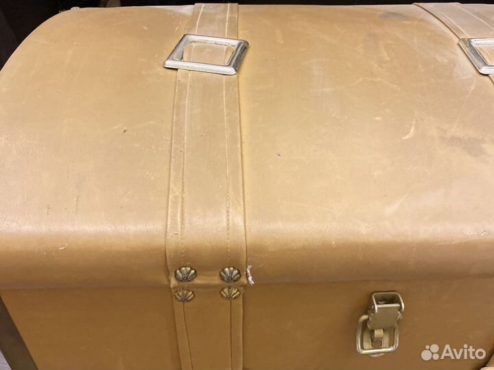 Сундук кожаный