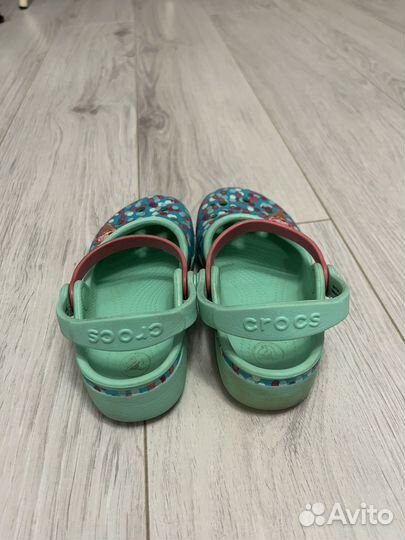 Сандали для девочки crocs 9 c (26 размер)