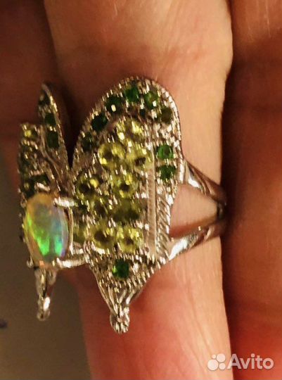 Серебряное кольцо бабочка опал хризолиты хромдиоп