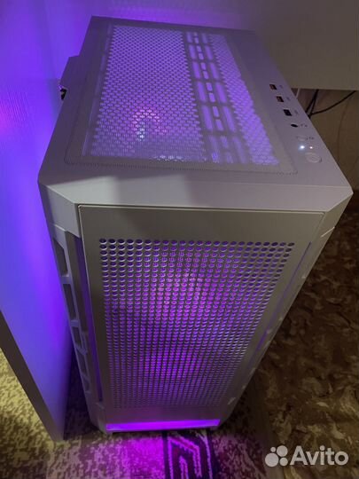 Игровой компьютер с монитором