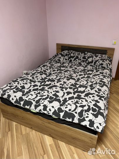 Кровать с матрасом 140 200