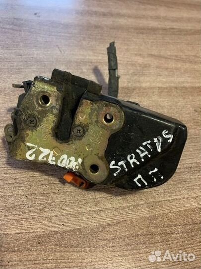 Замок передний правый Sebring/Dodge Stratus