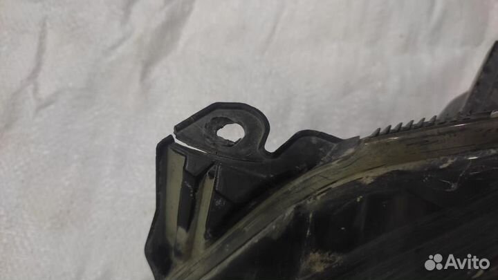 Фара Opel Astra H ксенон левая передняя