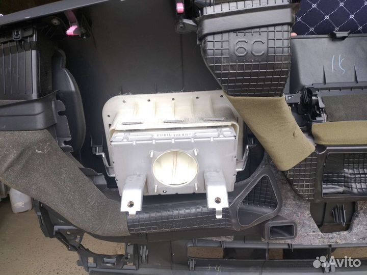 Панель приборов торпеда toyota aqua