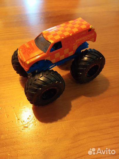 Hot wheels машинки