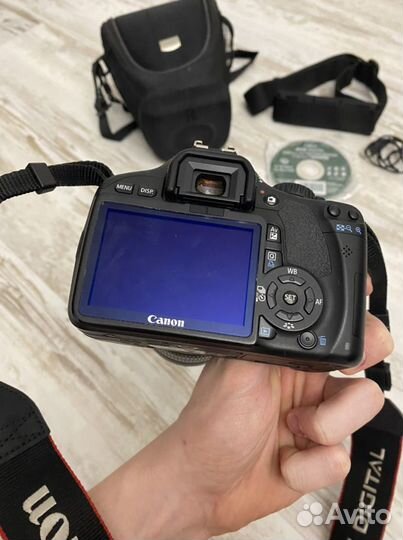 Зеркальный фотоаппарат canon550d
