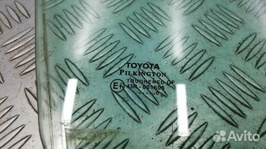 Стекло двери передней правой toyota avensis T27 (K