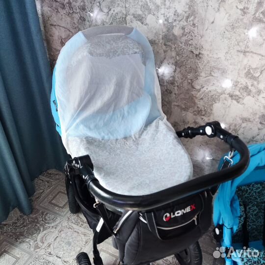 Коляска голубенькая