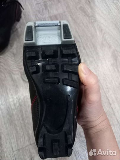 Ботинки лыжные