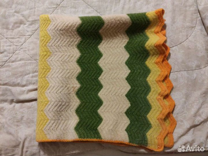 Небольшое шерстяное одеяло