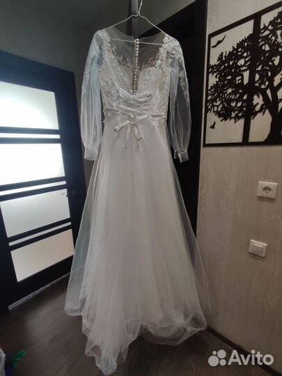 Свадебное платье