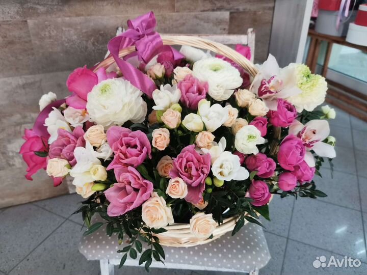Шикарные композиции, цветы в корзине, коробке
