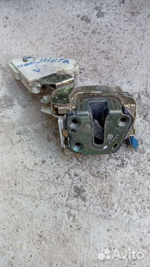 Nissan Micra с дверной замок