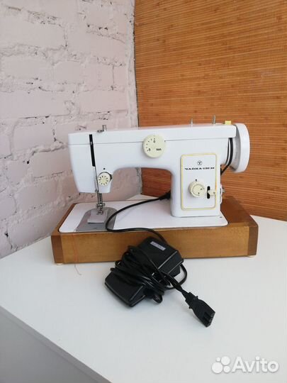 Швейная машинка Чайка 132м