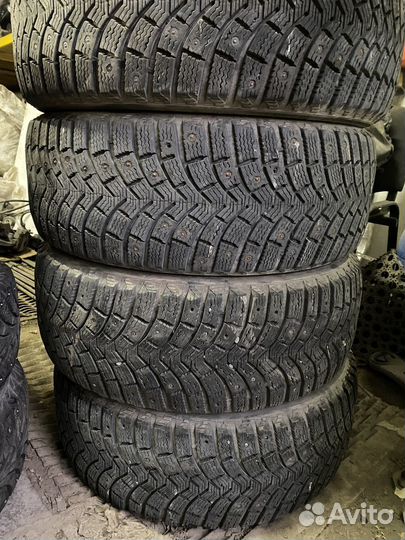 Michelin X-Ice North 215/55 R17