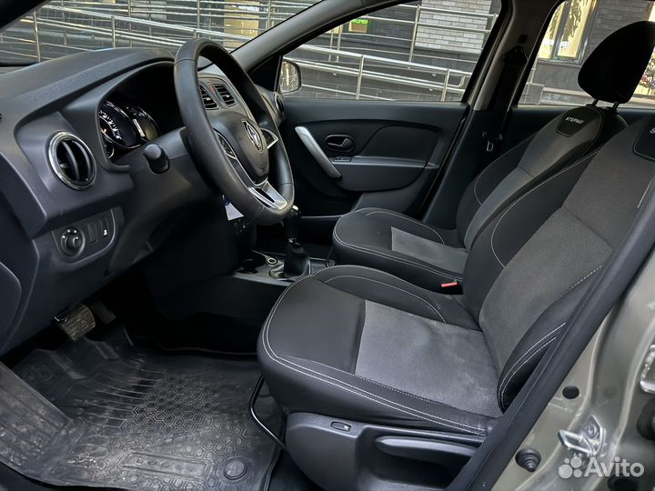 Renault Logan Stepway 1.6 AT, 2022, 120 000 км