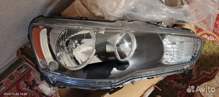 Фара Mitsubishi Lancer X 2007-16 г