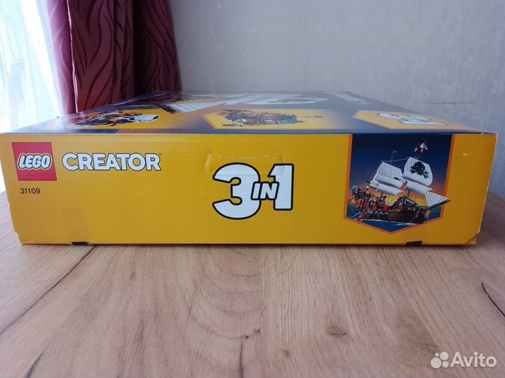 Lego creator 31109. Пиратский корабль