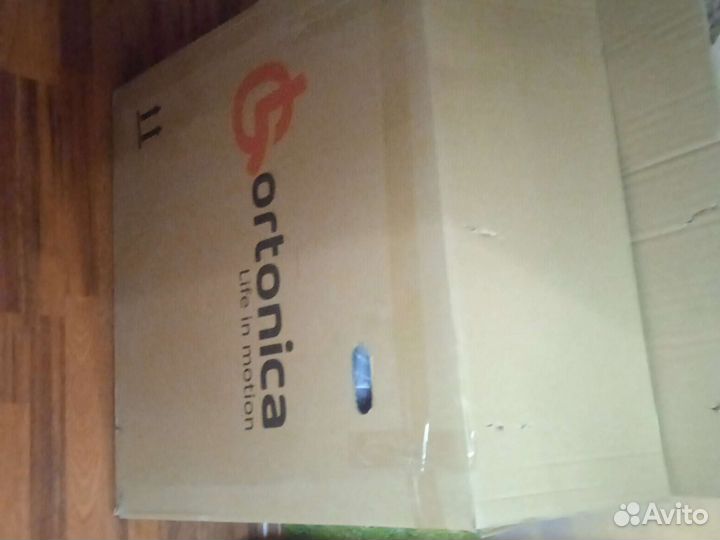 Коляска для инвалидов в упаковке с ручным приводом