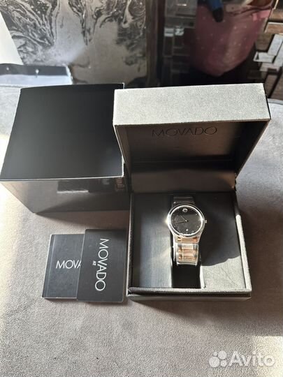 Наручные часы movado