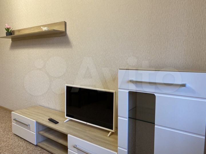 2-к. квартира, 60 м², 10/17 эт.