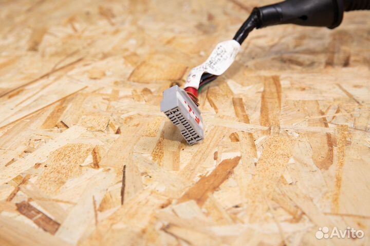 Коса передней левой двери Toyota Chaser GX90