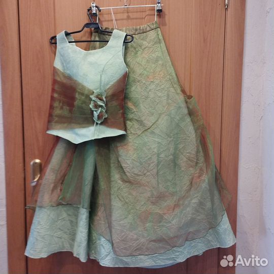 Продаю нарядное платье
