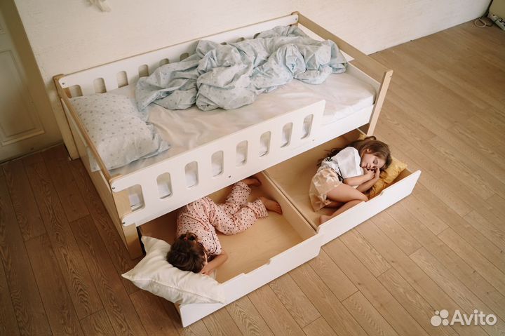 Детская кровать 180*90.Ящики или полочки в подарок