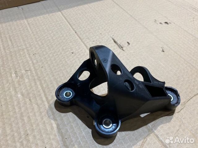 Кронштейн тросов кпп Skoda Rapid CWV 2018