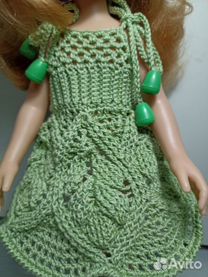 Вязаное платье для куклы Паола Рейна