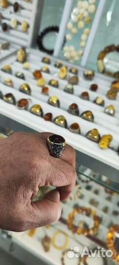 Кольцо мужское янтарь
