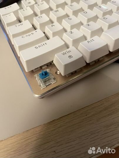 Механическая клавиатура белая