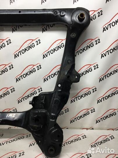 Балка под двс передняя Toyota Harrier MCU35 1MZ-FE