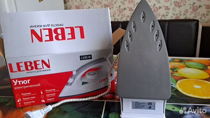 Утюг Leben