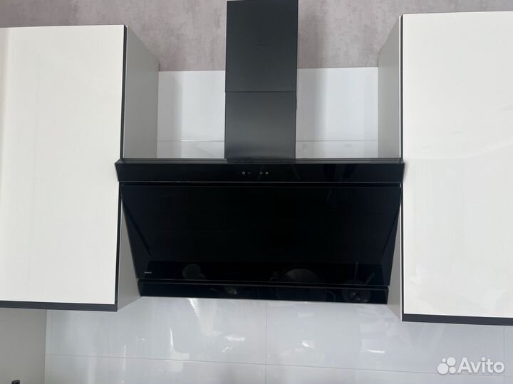 Кухонная вытяжка черная 90см