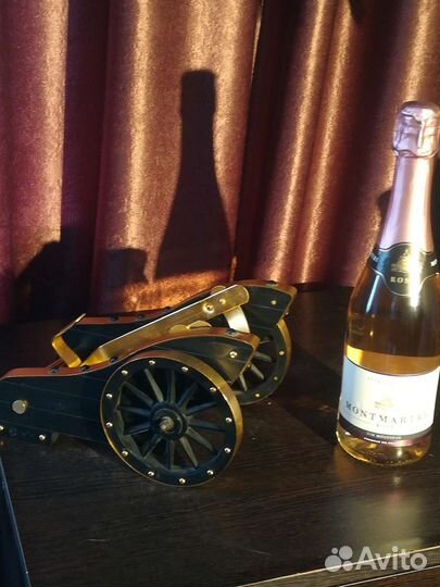 Подставка под бутылку шампанского или вина
