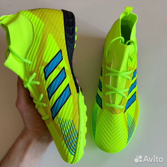 Бутсы сороконожки футзалки шиповки